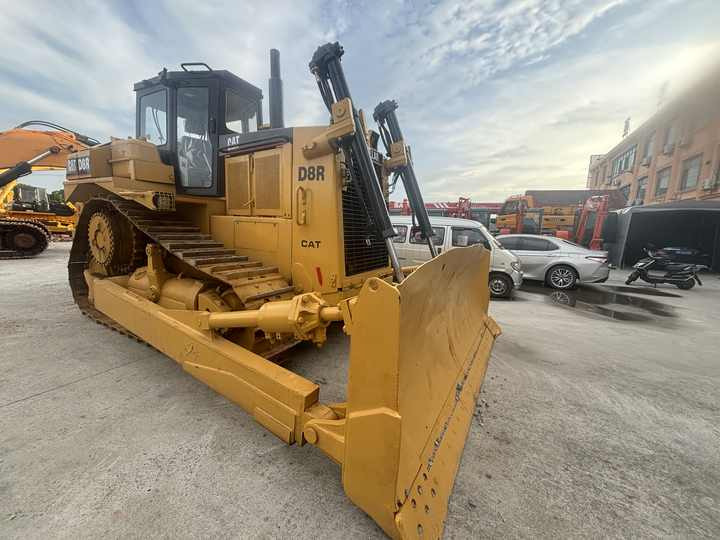 Used caterpillar bulldozer d8r for sale original used crawler bulldozer - Buldozér: obrázok 3 Used caterpillar bulldozer d8r for sale original used crawler bulldozer - Buldozér: obrázok 3