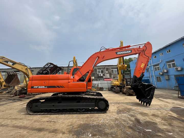 Used excavator doosan dx60 excavators earth-moving machinery doosan dx60 dx80 dx75 dx225 for sale - Pásové rýpadlo: obrázok 2 Used excavator doosan dx60 excavators earth-moving machinery doosan dx60 dx80 dx75 dx225 for sale - Pásové rýpadlo: obrázok 2