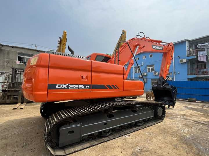 Used excavator doosan dx60 excavators earth-moving machinery doosan dx60 dx80 dx75 dx225 for sale - Pásové rýpadlo: obrázok 4 Used excavator doosan dx60 excavators earth-moving machinery doosan dx60 dx80 dx75 dx225 for sale - Pásové rýpadlo: obrázok 4