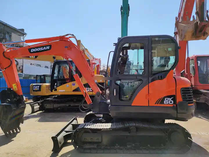 Used excavator doosan dx60 excavators earth-moving machinery doosan dx60 dx80 dx75 dx225 for sale - Pásové rýpadlo: obrázok 3 Used excavator doosan dx60 excavators earth-moving machinery doosan dx60 dx80 dx75 dx225 for sale - Pásové rýpadlo: obrázok 3