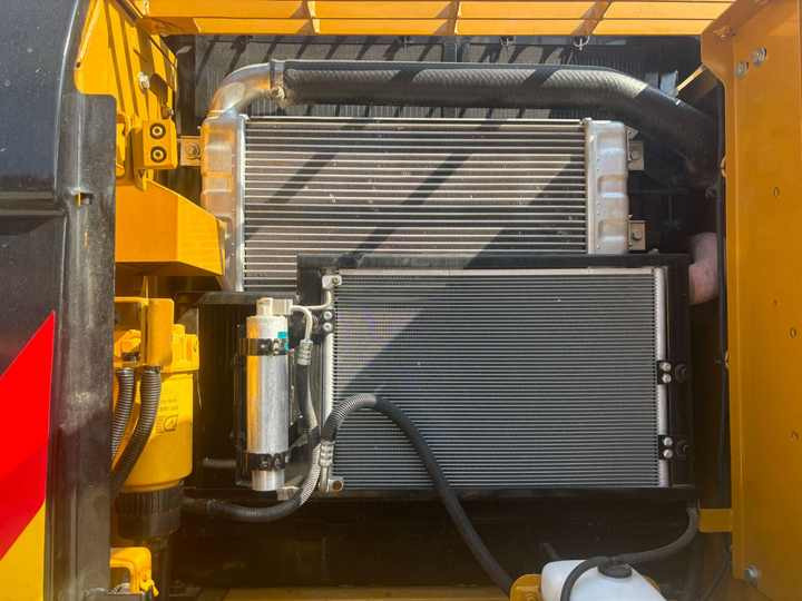 Used Excavator cat 320dsed Excavator Original Crawler Used CAT 320 Excavator 320D Caterpillar Machinery - Pásové rýpadlo: obrázok 5 Used Excavator cat 320dsed Excavator Original Crawler Used CAT 320 Excavator 320D Caterpillar Machinery - Pásové rýpadlo: obrázok 5