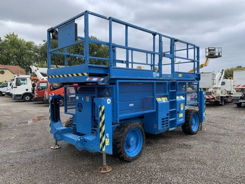 Leasing Genie GS4390 - 15,11m, diesel, 4x4  Genie GS4390 - 15,11m, diesel, 4x4: obrázok 7
