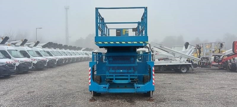 Genie GS5390 - 18m - 4x4 - Diesel - Samohybná plošiny: obrázok 3 Genie GS5390 - 18m - 4x4 - Diesel - Samohybná plošiny: obrázok 3