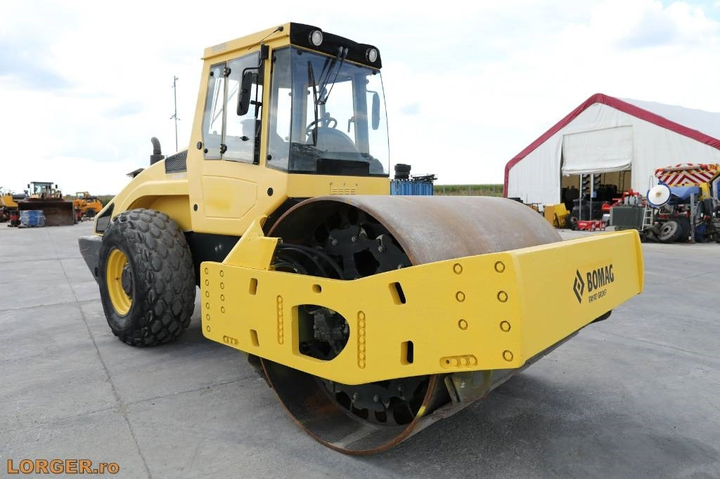 Bomag BW 219 D H-4 - Kompaktor: obrázok 4 Bomag BW 219 D H-4 - Kompaktor: obrázok 4