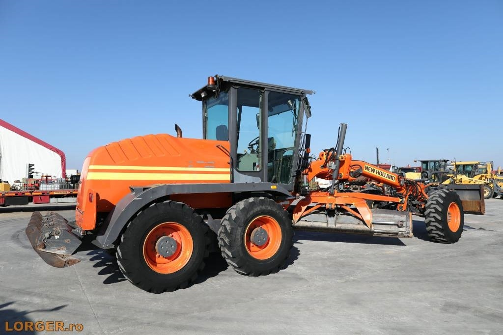 New Holland F 156.6 A with 3D GPS System - Zrovnávač: obrázok 2 New Holland F 156.6 A with 3D GPS System - Zrovnávač: obrázok 2
