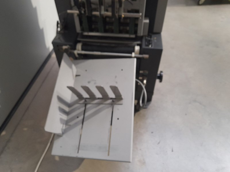 Horizon AC-8000 S | collator | 8 stations | 1992 - Tlačiarenský stroj: obrázok 5 Horizon AC-8000 S | collator | 8 stations | 1992 - Tlačiarenský stroj: obrázok 5