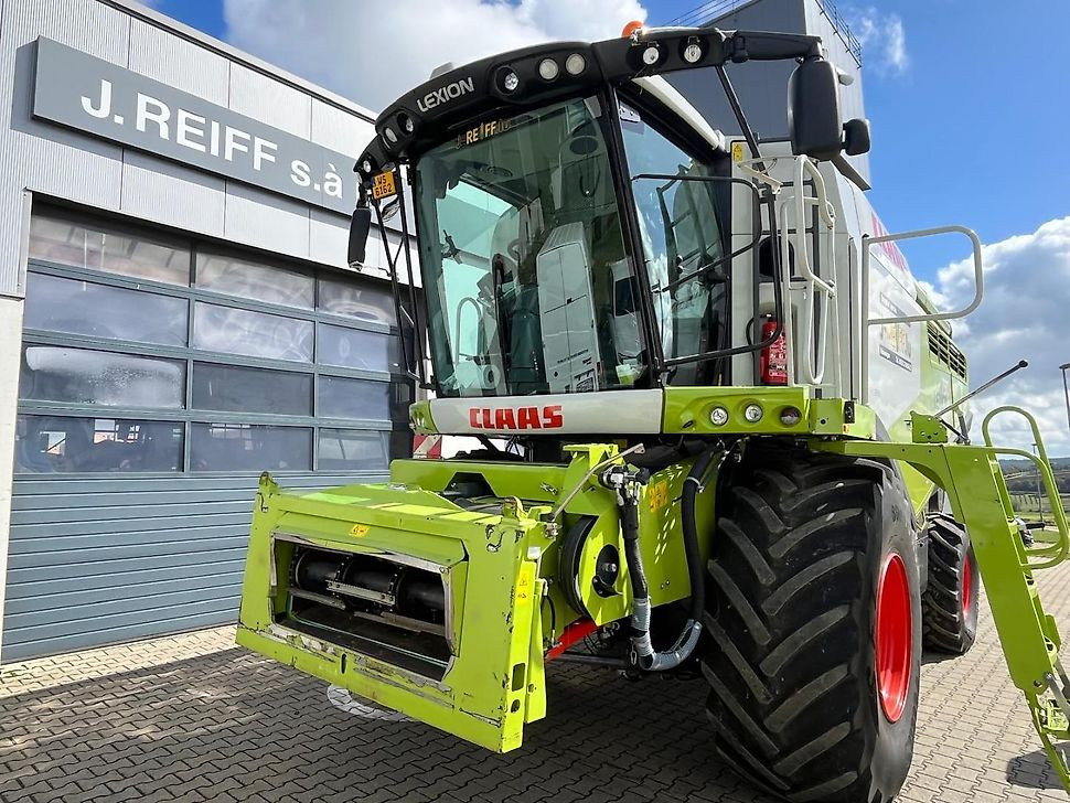 J.Reiff Sarl
Herr Stefan Neukirch - 77 Z.I in den - Obilný kombajn: obrázok 3 J.Reiff Sarl
Herr Stefan Neukirch - 77 Z.I in den - Obilný kombajn: obrázok 3