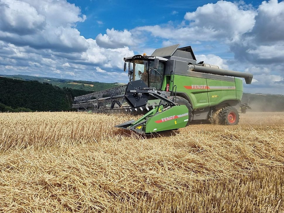 J.Reiff Sarl                        
                                                                Herr Stefan Neukirch                                                                - 77 Z.I in den - Obilný kombajn: obrázok 5 J.Reiff Sarl                        
                                                                Herr Stefan Neukirch                                                                - 77 Z.I in den - Obilný kombajn: obrázok 5