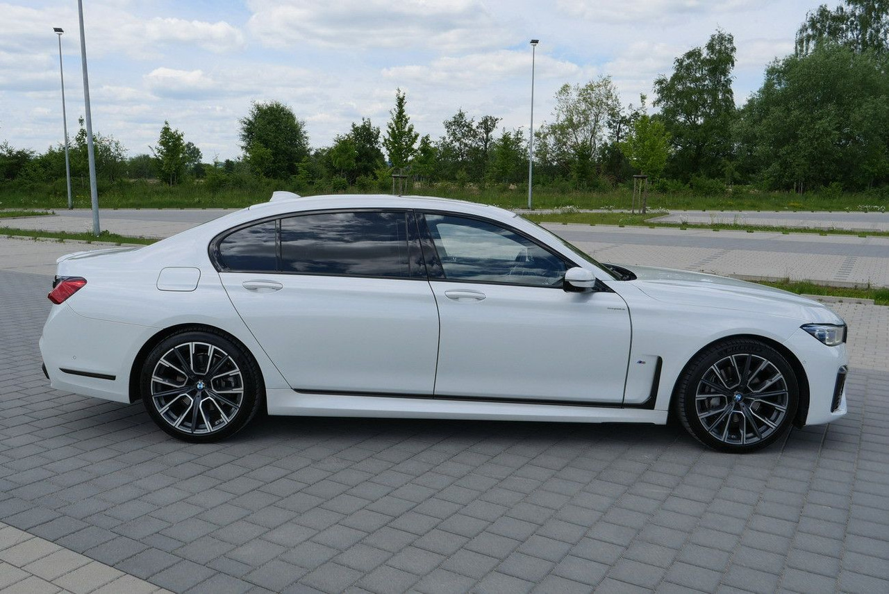BMW 730Ld XDRIVE /VOLL/REAR ENTERT. /LANGSTRECKE 48V - Sedan: obrázok 3 BMW 730Ld XDRIVE /VOLL/REAR ENTERT. /LANGSTRECKE 48V - Sedan: obrázok 3