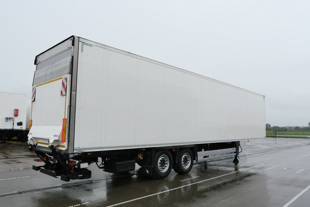 Schmitz Cargobull SKO 18 /LBW BÄR 2500 kg / CARRIER 1550 / LIFT - Náves skriňové: obrázok 2 Schmitz Cargobull SKO 18 /LBW BÄR 2500 kg / CARRIER 1550 / LIFT - Náves skriňové: obrázok 2