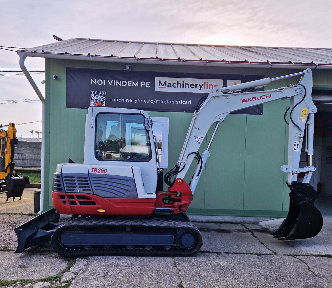 TAKEUCHI TB250 - Mini rýpadlo: obrázok 4 TAKEUCHI TB250 - Mini rýpadlo: obrázok 4