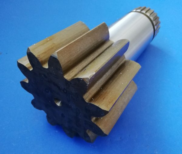 010450A Wałek silnika obrotu Yanmar VIO 75 - Motor otoče pre Stavebné stroje: obrázok 1 010450A Wałek silnika obrotu Yanmar VIO 75 - Motor otoče pre Stavebné stroje: obrázok 1