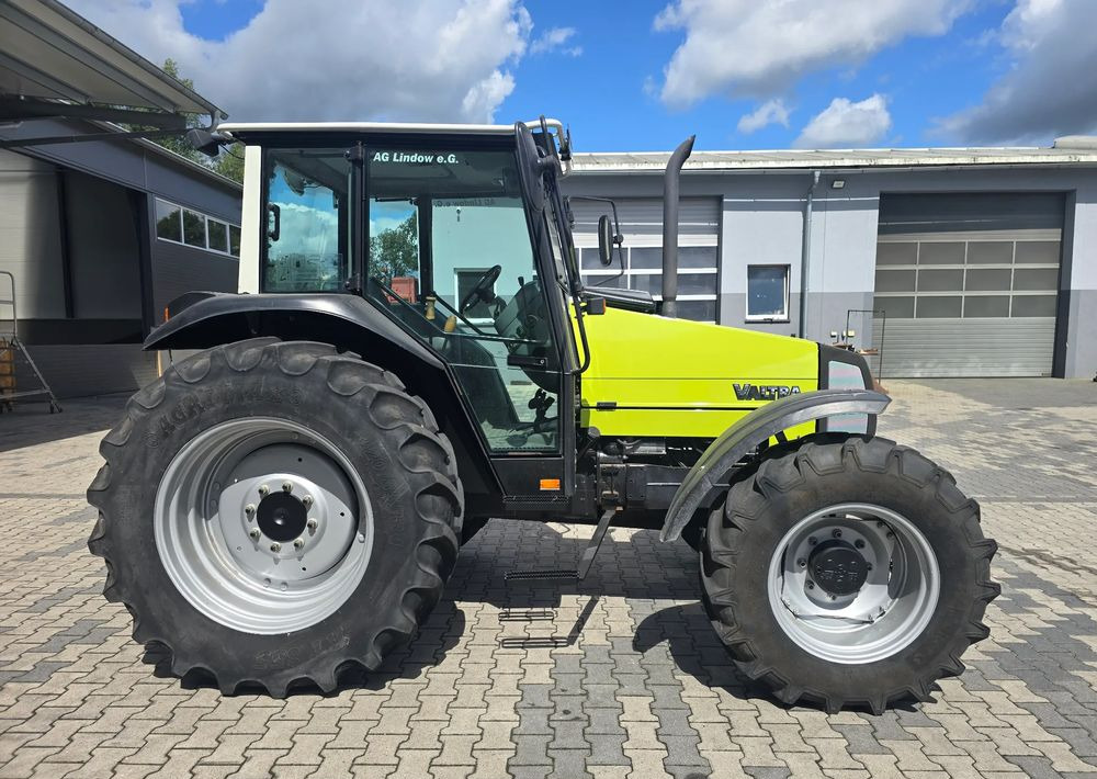 Valtra 800 - Traktor: obrázok 5 Valtra 800 - Traktor: obrázok 5