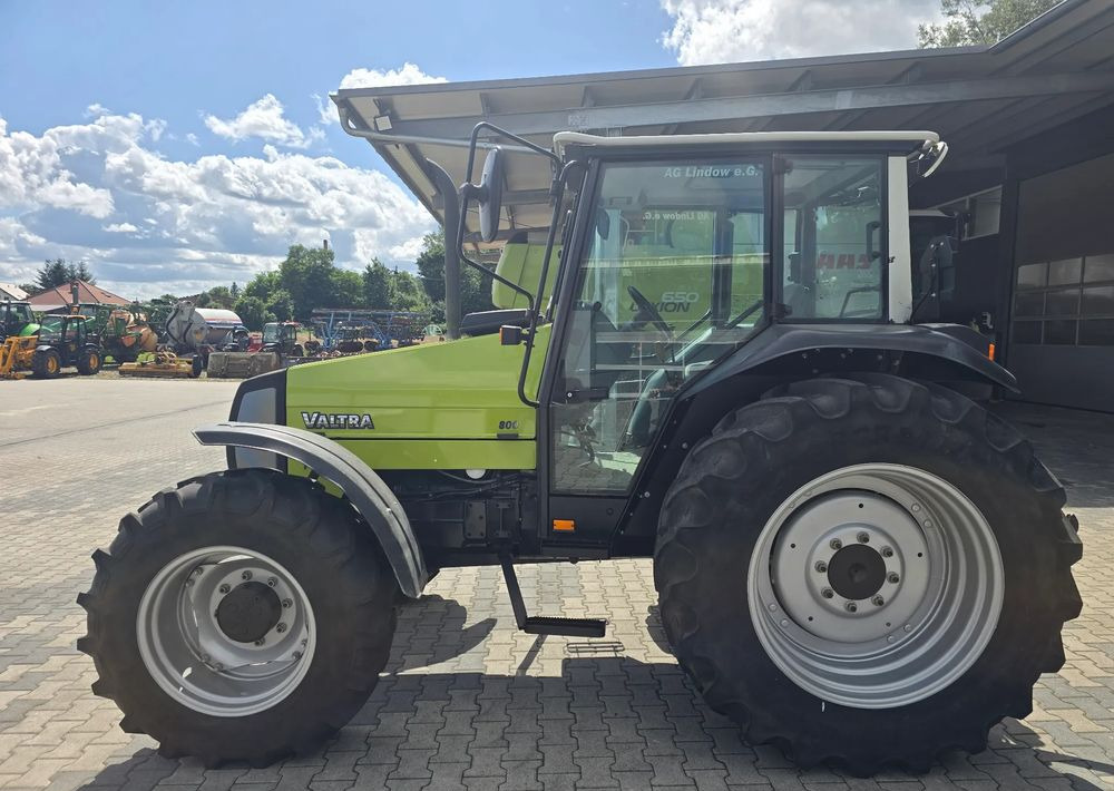 Valtra 800 - Traktor: obrázok 4 Valtra 800 - Traktor: obrázok 4