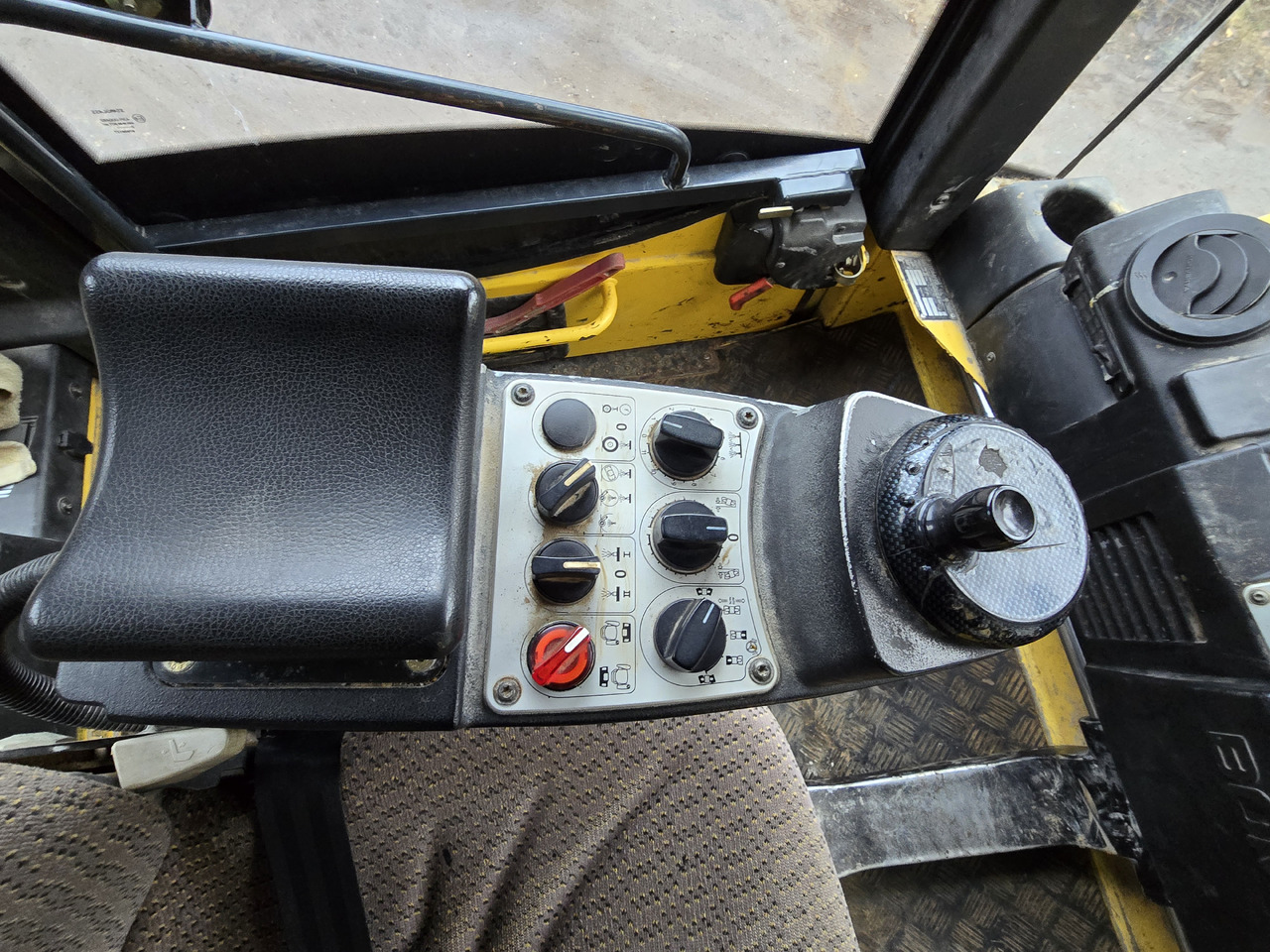 Cestný valec BOMAG BW154 AP-AM: obrázok 8