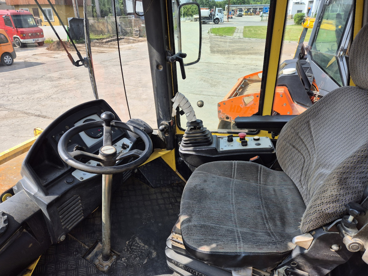 BOMAG BW211 D-4 - Kompaktor: obrázok 5 BOMAG BW211 D-4 - Kompaktor: obrázok 5