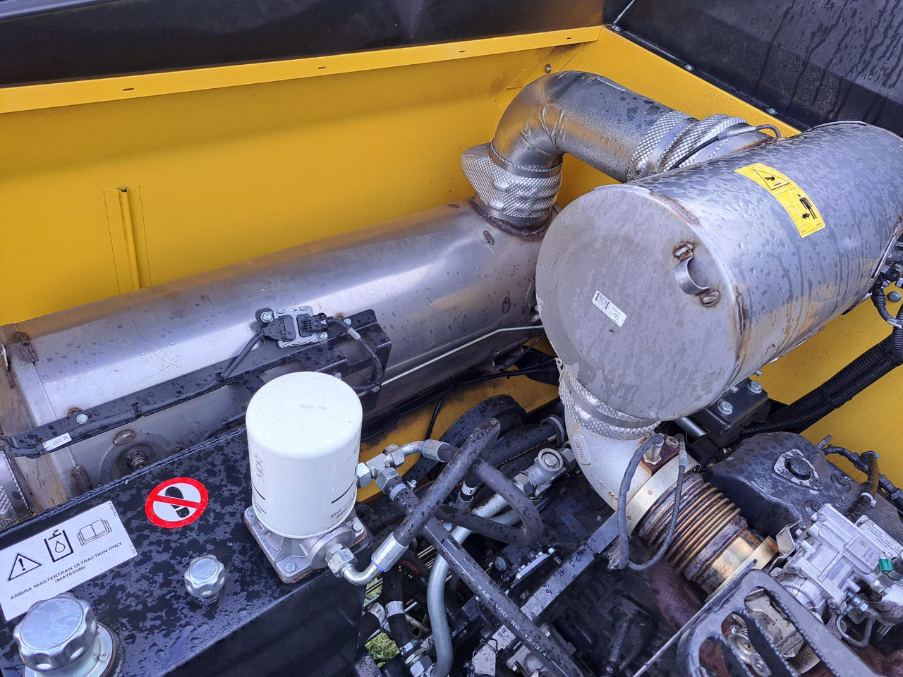 NEW HOLLAND TC 5.90 - Obilný kombajn: obrázok 5 NEW HOLLAND TC 5.90 - Obilný kombajn: obrázok 5