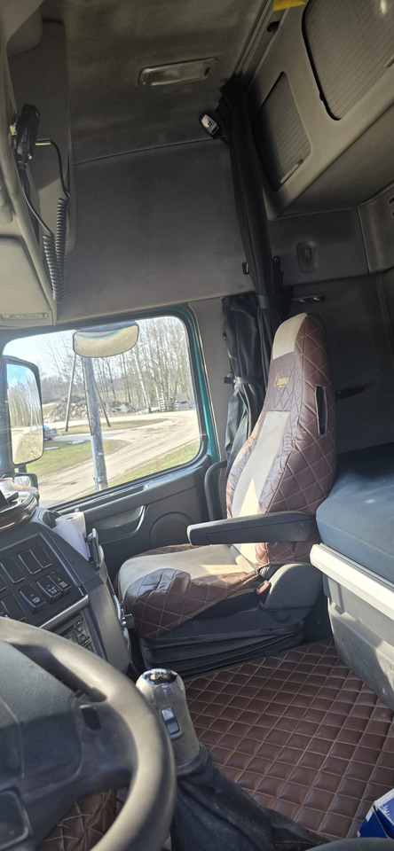 VOLVO FH 460 - Nákladné vozidlo na prepravu dreva: obrázok 5 VOLVO FH 460 - Nákladné vozidlo na prepravu dreva: obrázok 5
