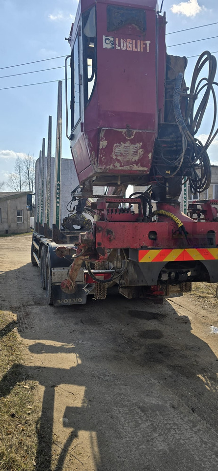 VOLVO FH 460 - Nákladné vozidlo na prepravu dreva: obrázok 3 VOLVO FH 460 - Nákladné vozidlo na prepravu dreva: obrázok 3