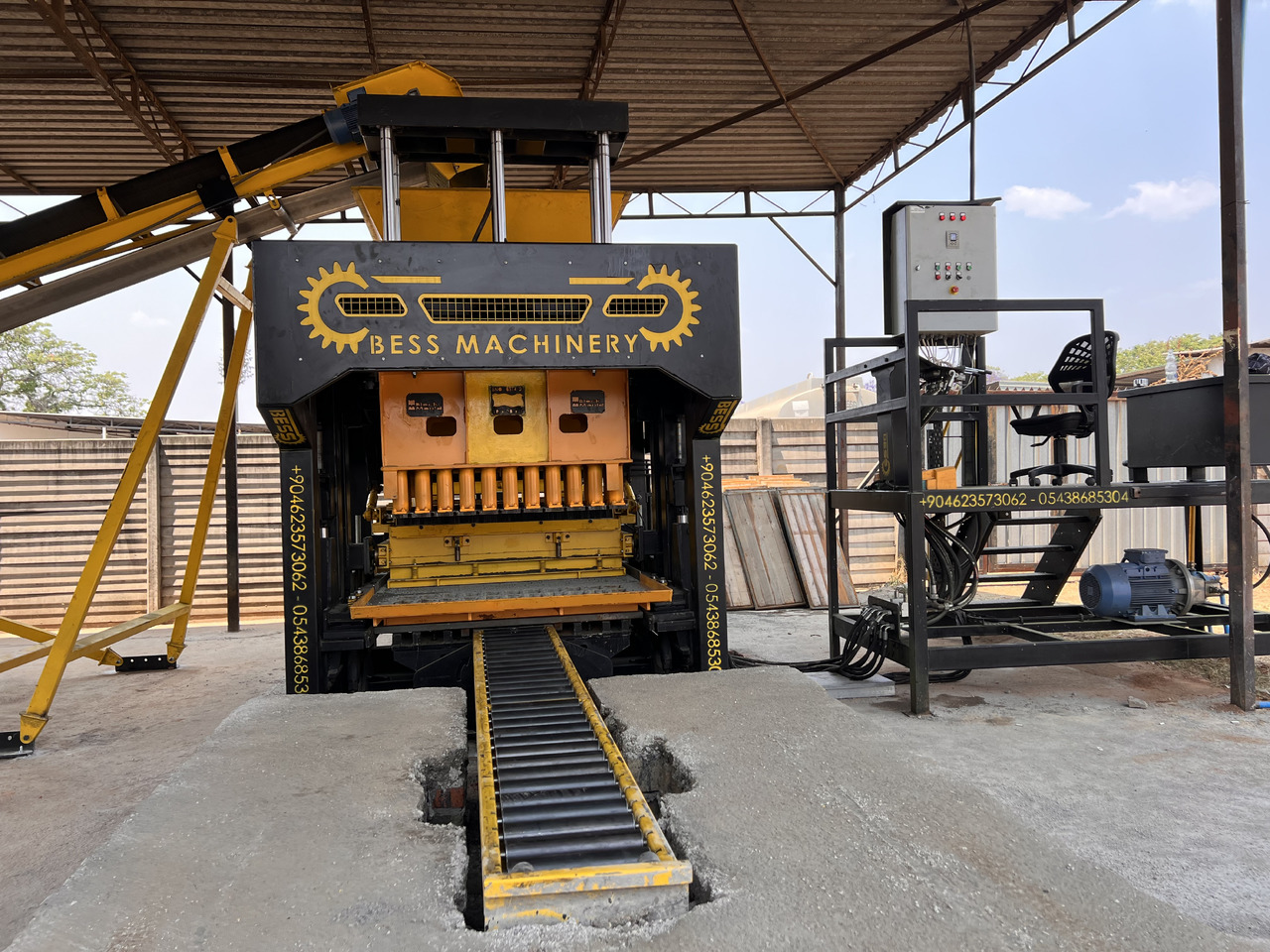 PRS-600 Semi-Automatic Concrete Block Machine - Vibrolis: obrázok 1 PRS-600 Semi-Automatic Concrete Block Machine - Vibrolis: obrázok 1
