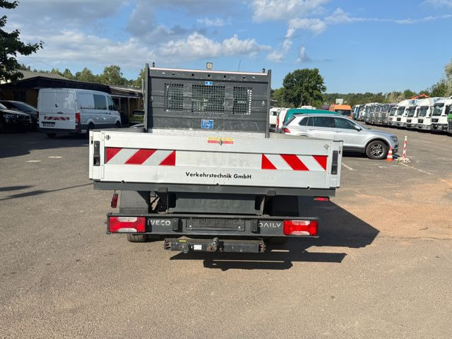 Iveco Daily 35 S 12 - Dodávka valník: obrázok 4 Iveco Daily 35 S 12 - Dodávka valník: obrázok 4