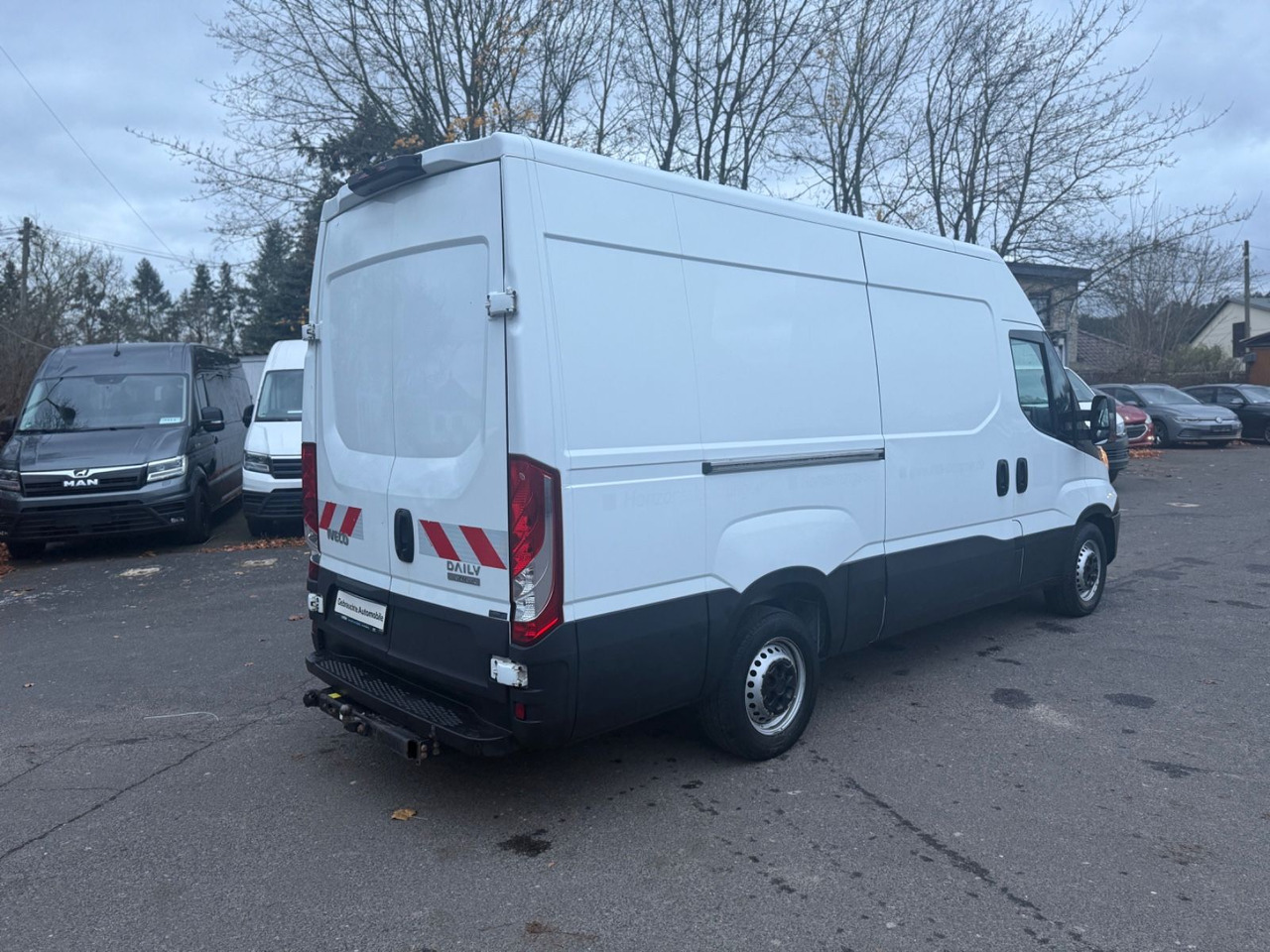 Iveco Daily Kasten HKa 35 S 16 AUTOMATIK - Furgon: obrázok 3 Iveco Daily Kasten HKa 35 S 16 AUTOMATIK - Furgon: obrázok 3