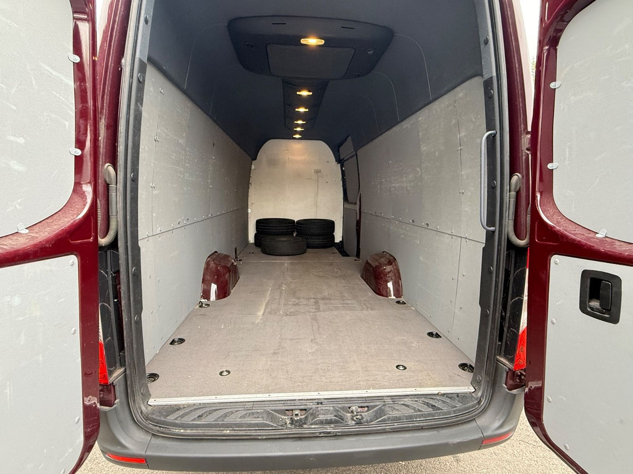 Furgon Mercedes-Benz Sprinter 316 CDI: obrázok 14 Furgon Mercedes-Benz Sprinter 316 CDI: obrázok 14