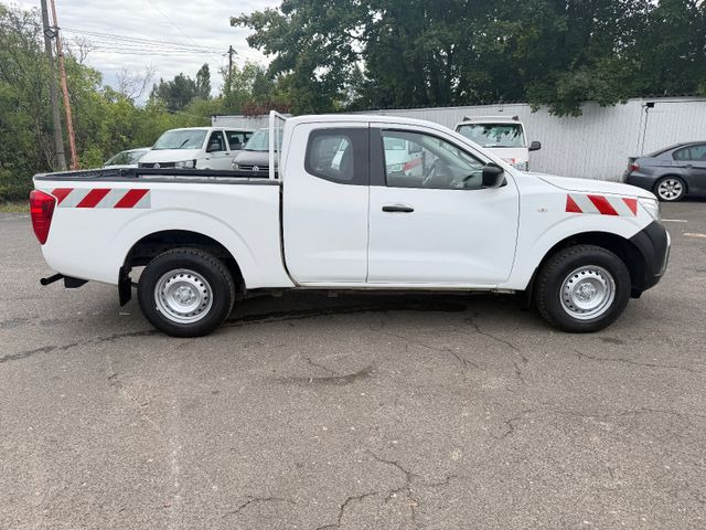 Nissan Navara NP300 Visia King Cab 4x4 - SUV: obrázok 5 Nissan Navara NP300 Visia King Cab 4x4 - SUV: obrázok 5