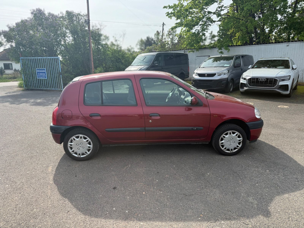 Renault Clio Basis 1.2 HU - Sedan: obrázok 3 Renault Clio Basis 1.2 HU - Sedan: obrázok 3
