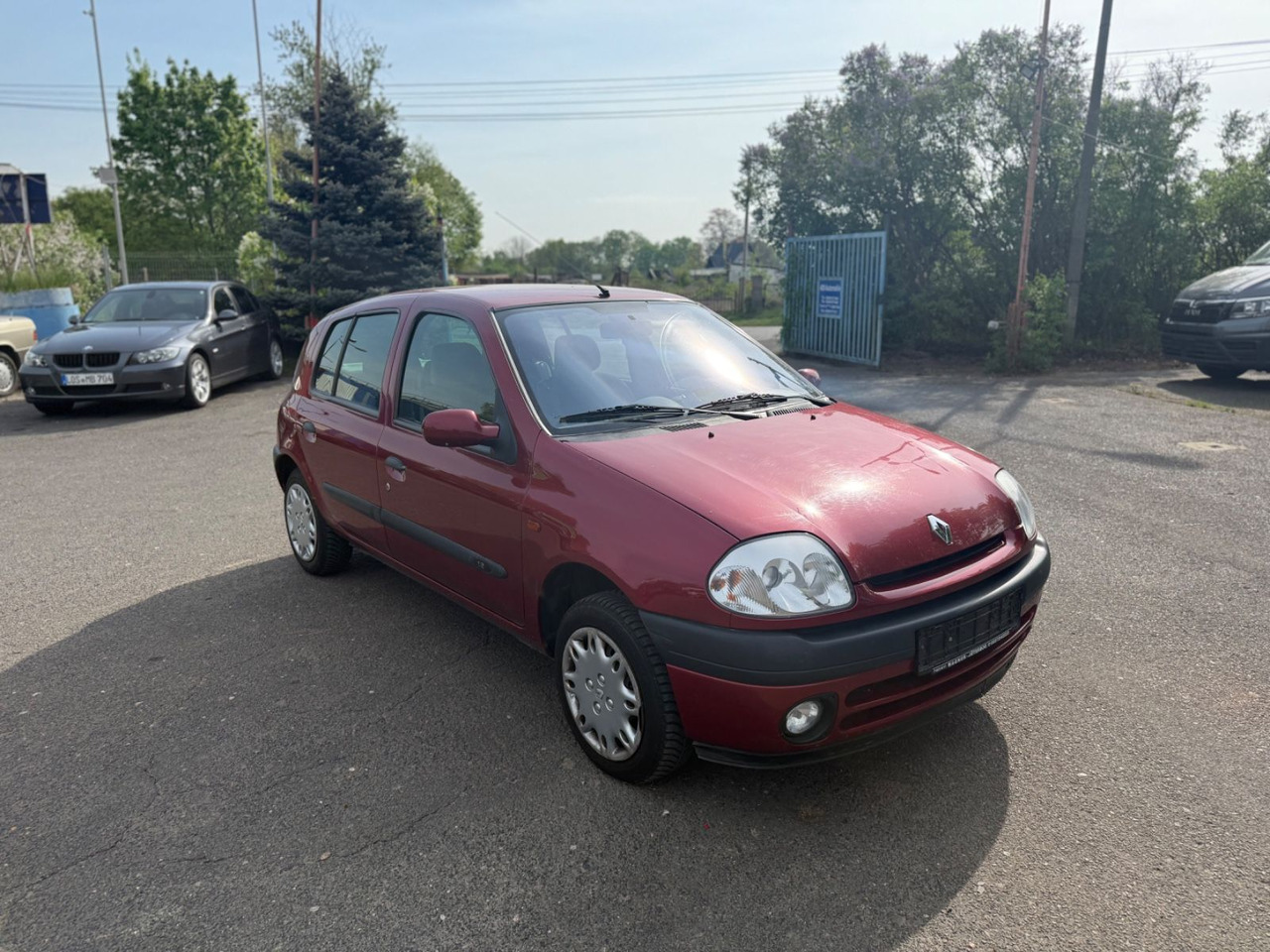 Renault Clio Basis 1.2 HU - Sedan: obrázok 2 Renault Clio Basis 1.2 HU - Sedan: obrázok 2