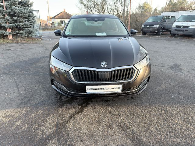 Skoda Octavia Combi First Edition Leder Navi Automatik - Sedan: obrázok 1 Skoda Octavia Combi First Edition Leder Navi Automatik - Sedan: obrázok 1