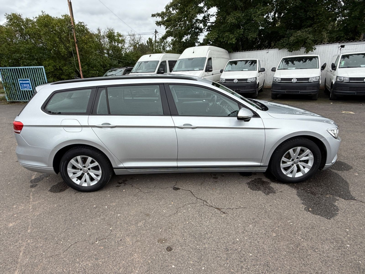 Volkswagen Passat Variant Trendline BMT/Start-Stopp - Sedan: obrázok 3 Volkswagen Passat Variant Trendline BMT/Start-Stopp - Sedan: obrázok 3