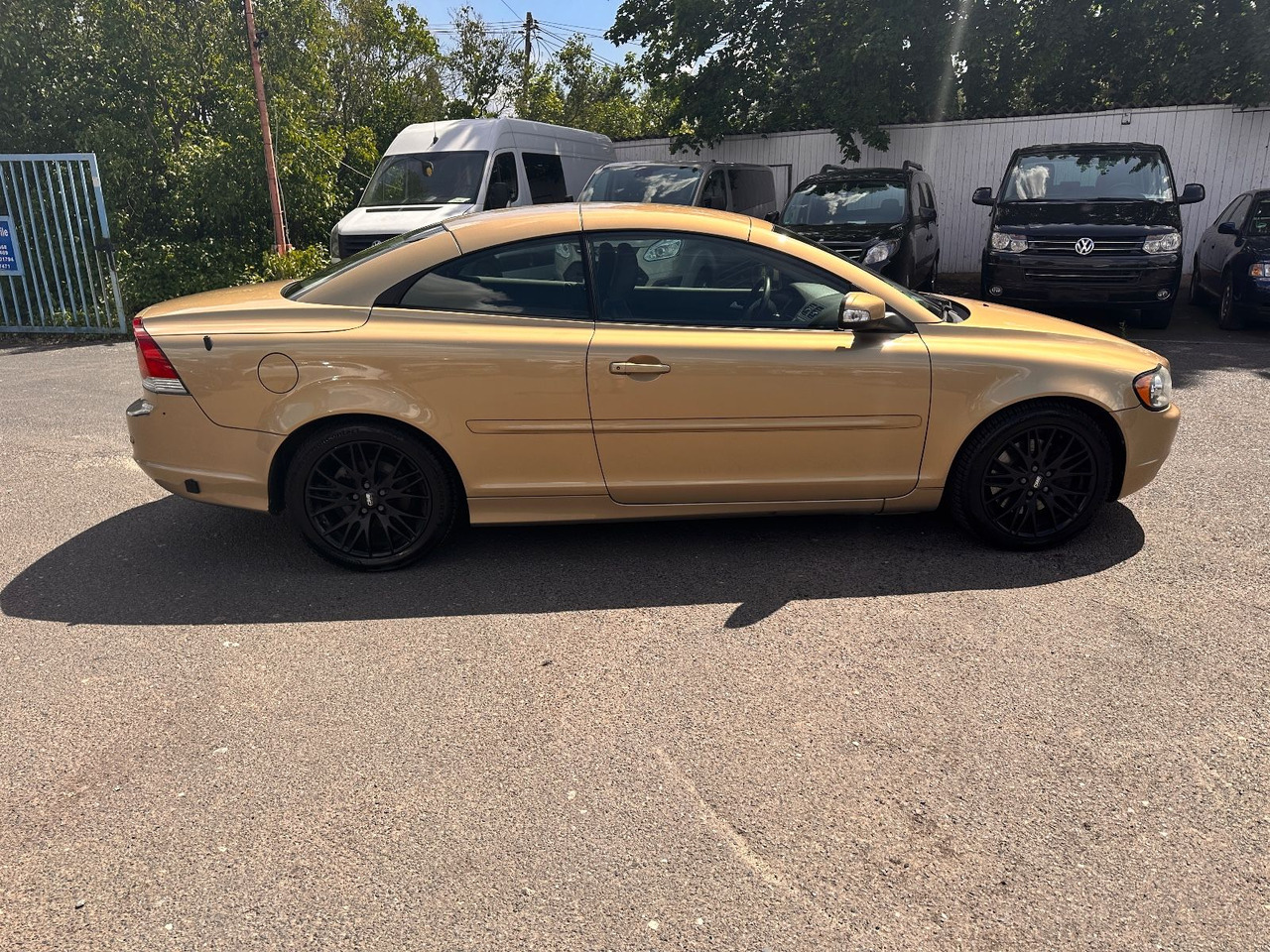 Volvo C70 Cabriolet 2.4 Kinetic Benzin/Flüssiggas - Automobil: obrázok 4 Volvo C70 Cabriolet 2.4 Kinetic Benzin/Flüssiggas - Automobil: obrázok 4