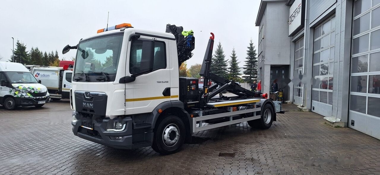 MAN TGM 15 250 - Hákový nosič kontajnerov: obrázok 4 MAN TGM 15 250 - Hákový nosič kontajnerov: obrázok 4