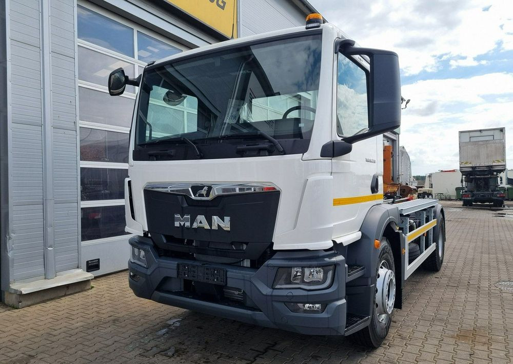 MAN TGM 18 250 - Auto na odvoz odpadu: obrázok 2 MAN TGM 18 250 - Auto na odvoz odpadu: obrázok 2