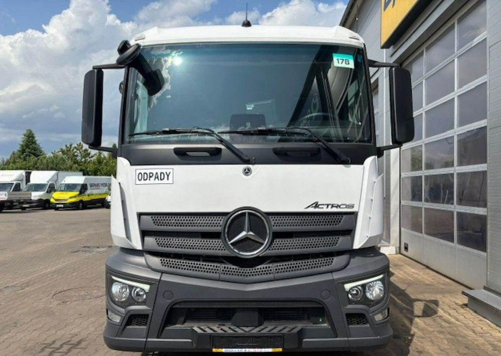 Mercedes-Benz Actros - Auto na odvoz odpadu: obrázok 2 Mercedes-Benz Actros - Auto na odvoz odpadu: obrázok 2