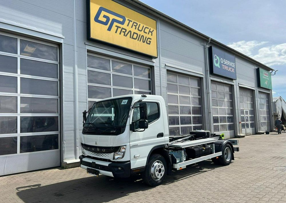Mitsubishi Fuso - Hákový nosič kontajnerov: obrázok 1 Mitsubishi Fuso - Hákový nosič kontajnerov: obrázok 1