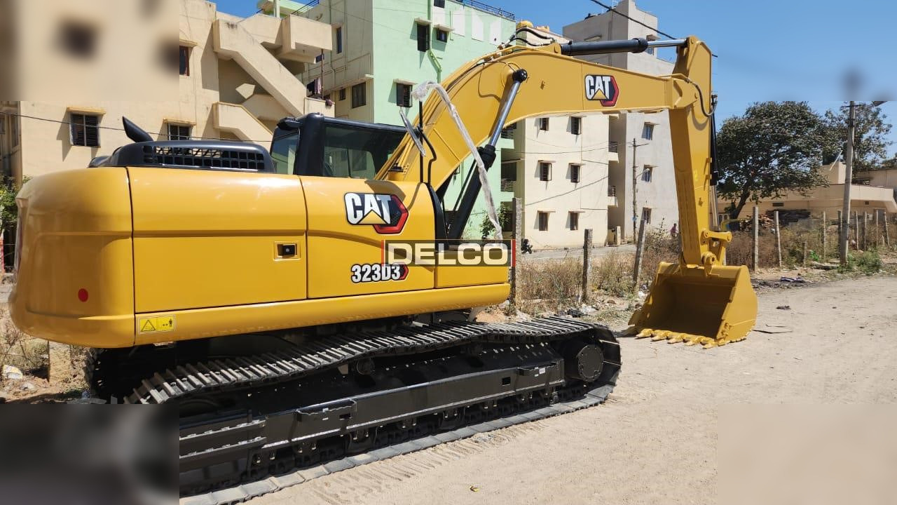 CATERPILLAR 323D3 - Pásové rýpadlo: obrázok 2 CATERPILLAR 323D3 - Pásové rýpadlo: obrázok 2