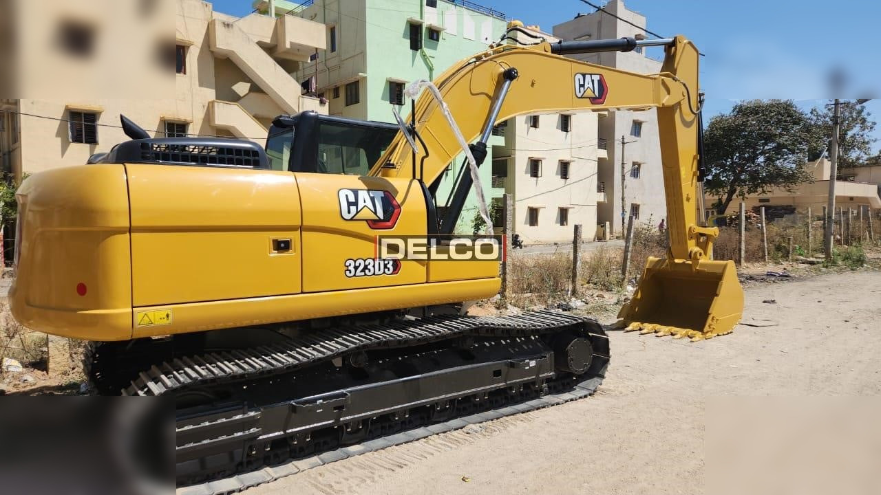 CATERPILLAR 323D3 - Pásové rýpadlo: obrázok 2 CATERPILLAR 323D3 - Pásové rýpadlo: obrázok 2