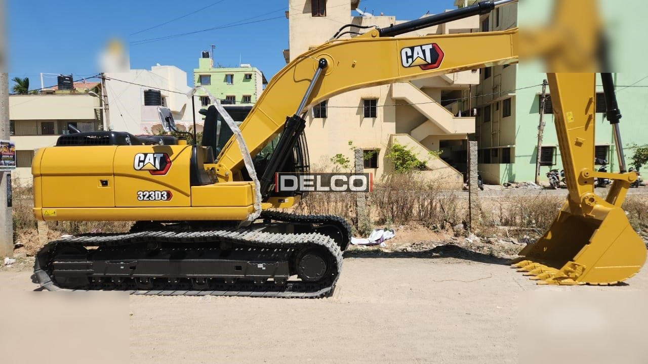 CATERPILLAR 323D3 - Pásové rýpadlo: obrázok 1 CATERPILLAR 323D3 - Pásové rýpadlo: obrázok 1