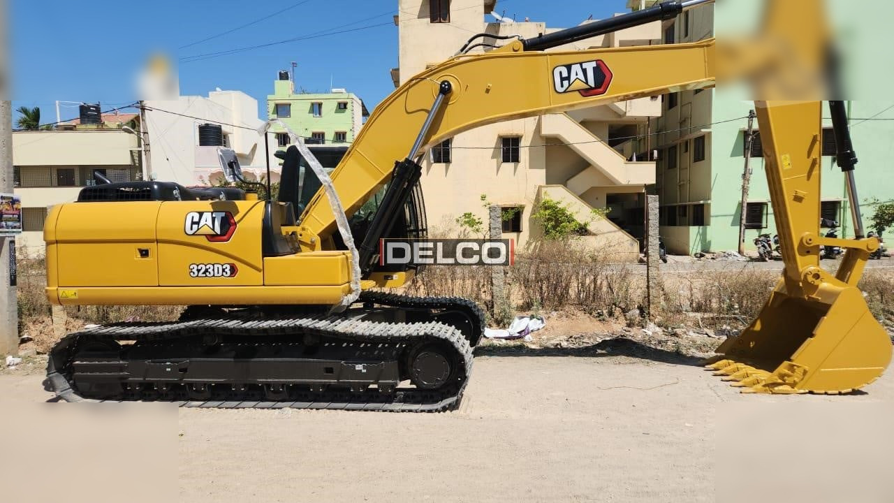 CATERPILLAR 323D3 - Pásové rýpadlo: obrázok 4 CATERPILLAR 323D3 - Pásové rýpadlo: obrázok 4