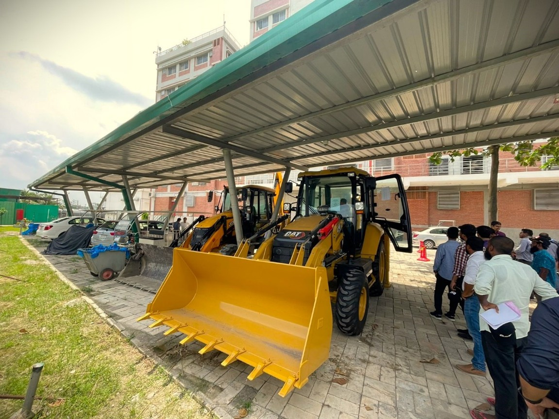 CATERPILLAR 424 - Rýpadlo-nakladač: obrázok 5 CATERPILLAR 424 - Rýpadlo-nakladač: obrázok 5