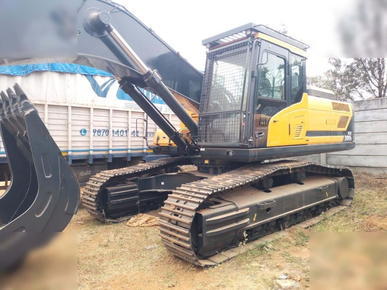 HYUNDAI HX380L - Pásové rýpadlo: obrázok 4 HYUNDAI HX380L - Pásové rýpadlo: obrázok 4