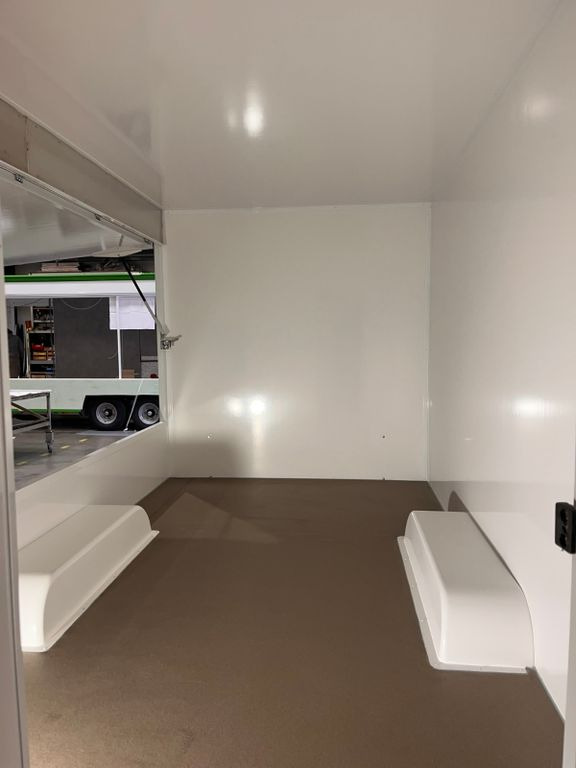 Esselmann Sandwich Anhänger Karello 4.2 Esselmann Sandwich Anhänger Karello 4.2 - Predajná príves: obrázok 5 Esselmann Sandwich Anhänger Karello 4.2 Esselmann Sandwich Anhänger Karello 4.2 - Predajná príves: obrázok 5