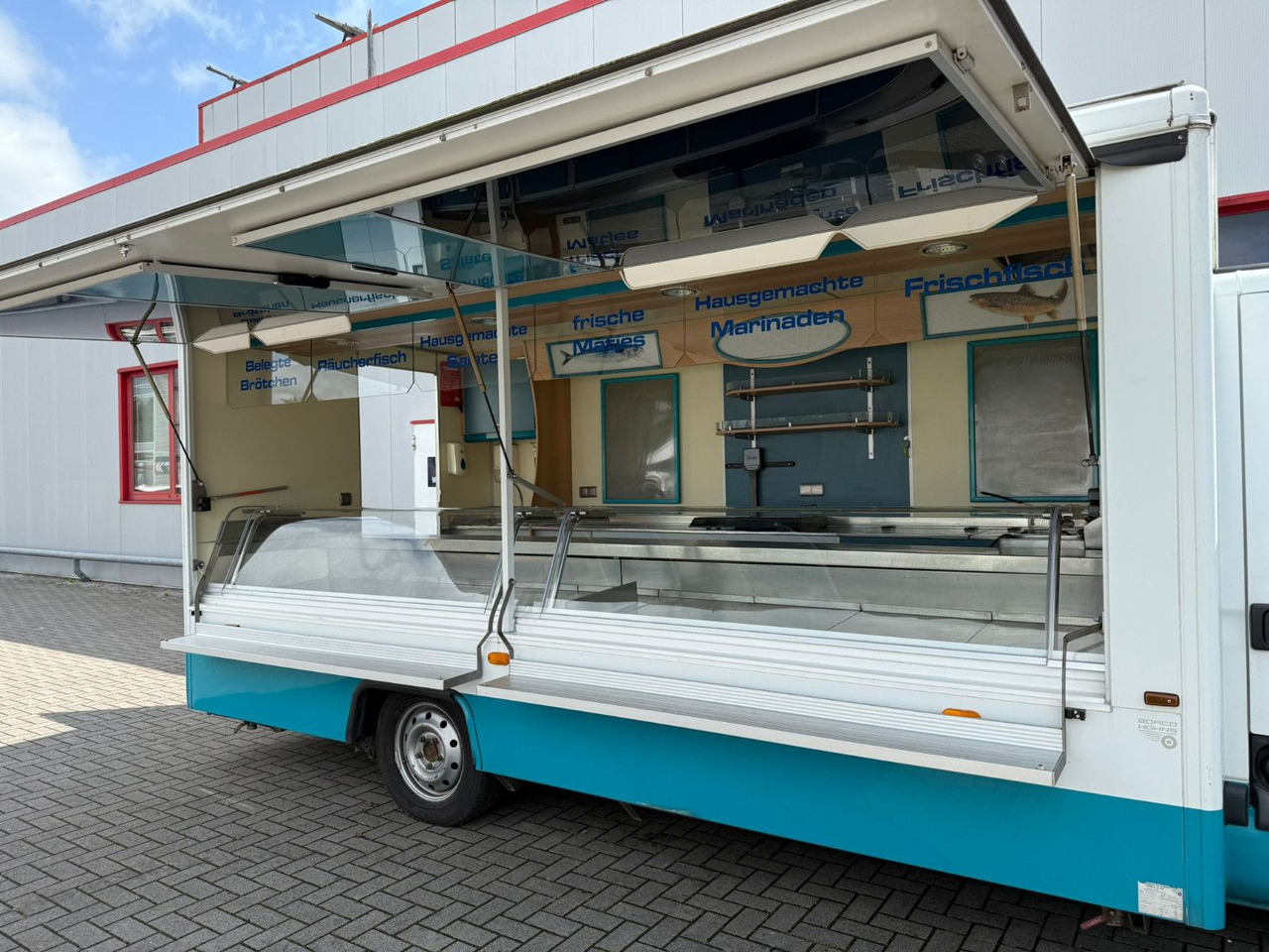 Renault Borco Höhns Fischmobil - Pojazdná predajňa: obrázok 4 Renault Borco Höhns Fischmobil - Pojazdná predajňa: obrázok 4