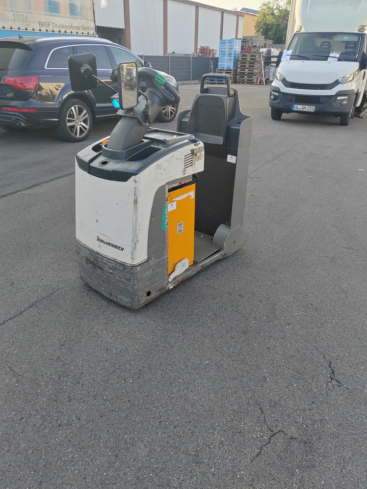 Jungheinrich EZS 130 3000kg/ 2017yy/ 5909mh - Elektricky tahač: obrázok 2 Jungheinrich EZS 130 3000kg/ 2017yy/ 5909mh - Elektricky tahač: obrázok 2