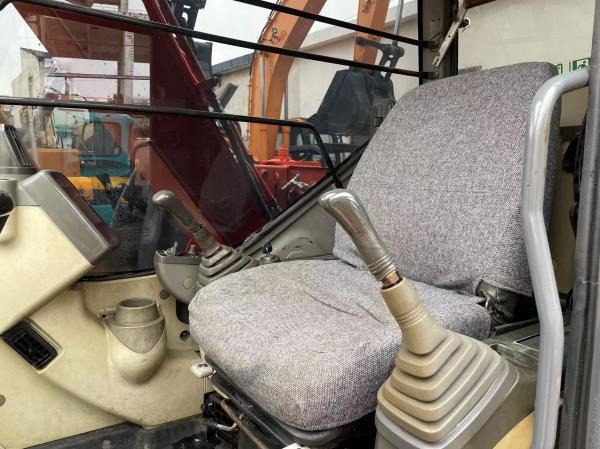 Hitachi zaxis 70 - Pásové rýpadlo: obrázok 5 Hitachi zaxis 70 - Pásové rýpadlo: obrázok 5