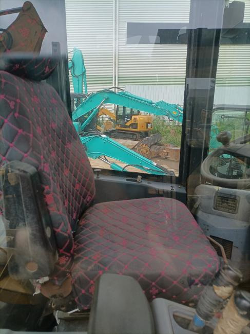 Komatsu WA320 - Kolesový nakladač: obrázok 5 Komatsu WA320 - Kolesový nakladač: obrázok 5