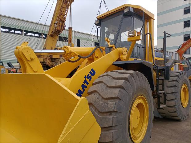 Komatsu WA470 - Kolesový nakladač: obrázok 2 Komatsu WA470 - Kolesový nakladač: obrázok 2