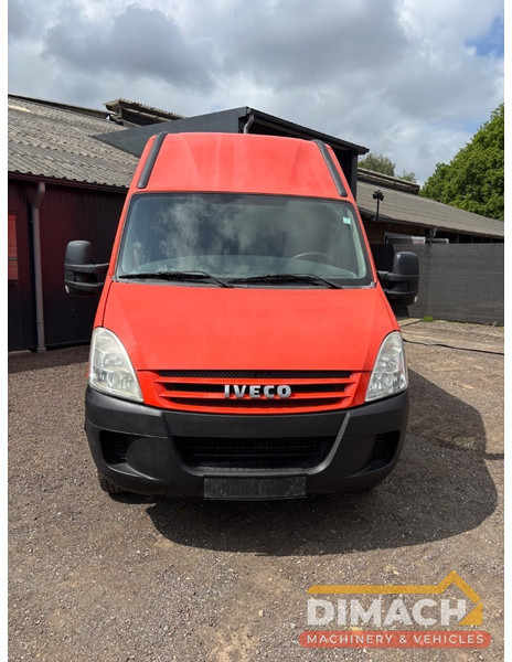 Iveco Daily 35C L2H2 85kW Dubbellucht, double air tyres - Furgon: obrázok 4 Iveco Daily 35C L2H2 85kW Dubbellucht, double air tyres - Furgon: obrázok 4